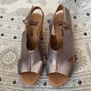 Clarks Women’s Metallic Taupe Open-Toe Slingback Sandals